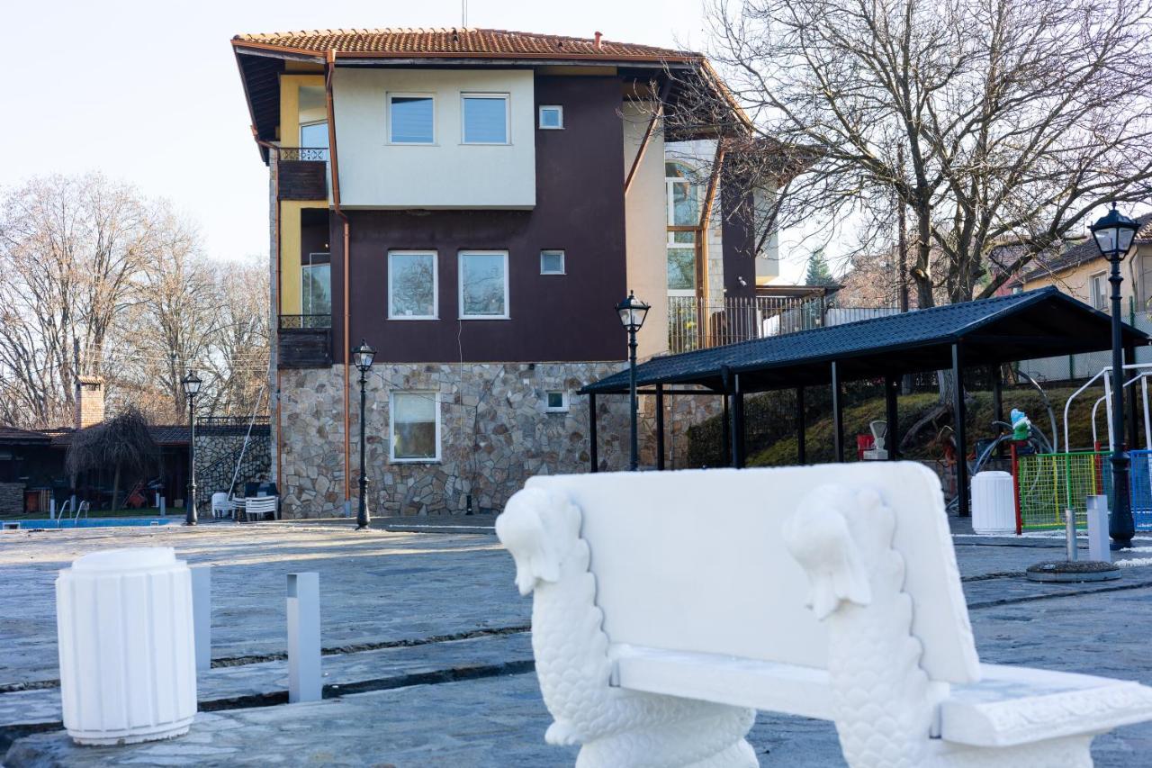 Sea And Mountain Hotel Prolesha Екстериор снимка