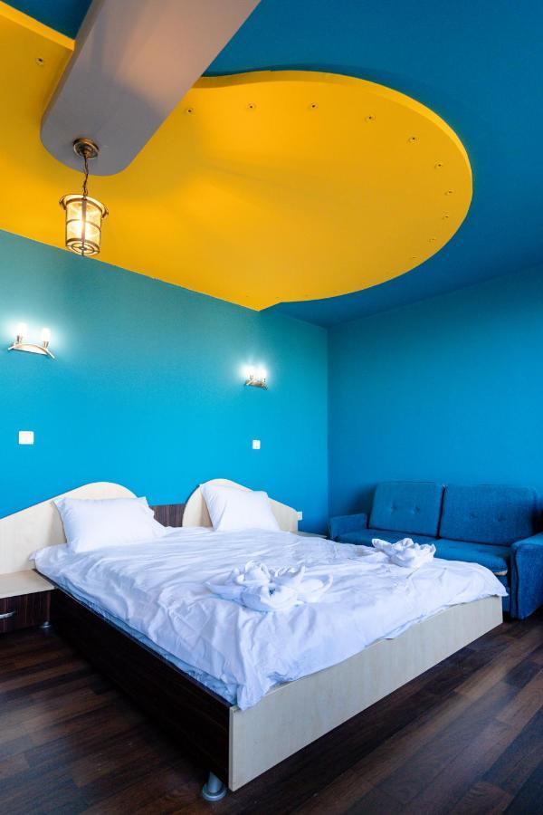 Sea And Mountain Hotel Prolesha Екстериор снимка