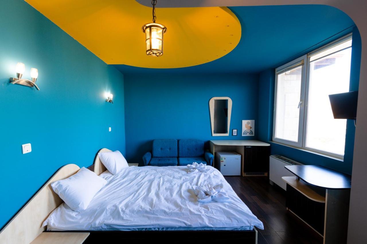 Sea And Mountain Hotel Prolesha Екстериор снимка