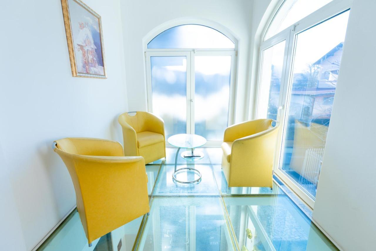 Sea And Mountain Hotel Prolesha Екстериор снимка