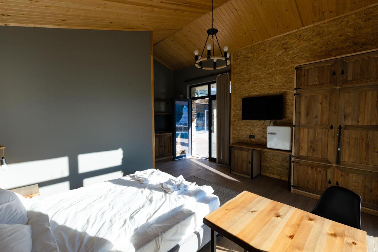 Sea And Mountain Hotel Prolesha Екстериор снимка