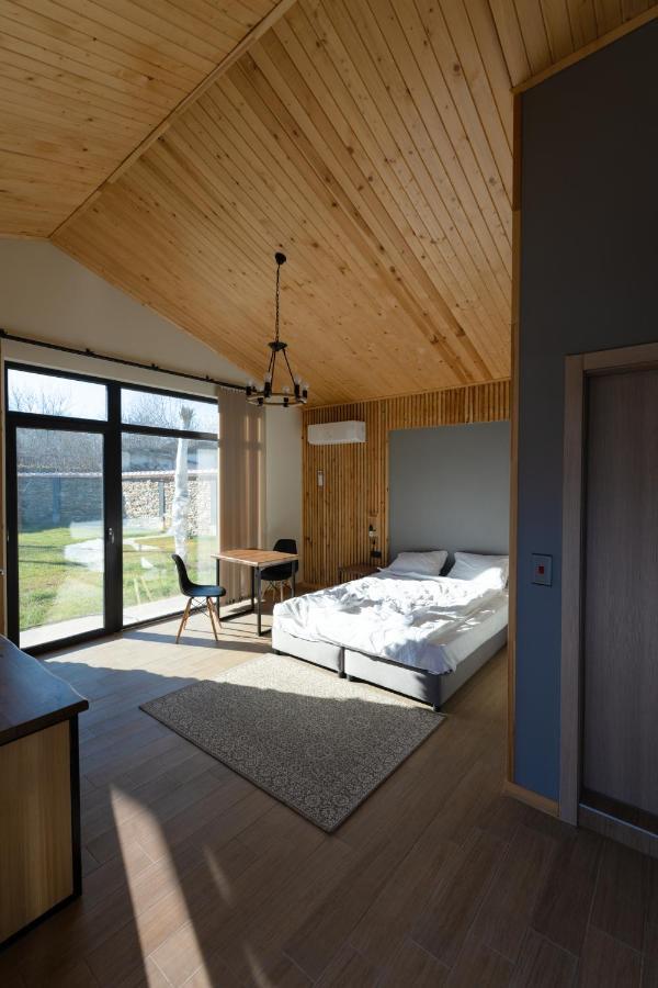 Sea And Mountain Hotel Prolesha Екстериор снимка
