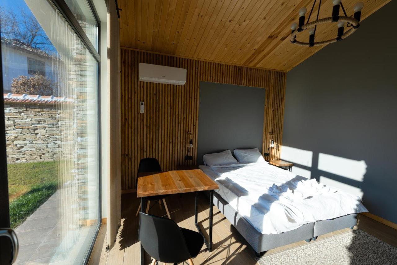 Sea And Mountain Hotel Prolesha Екстериор снимка