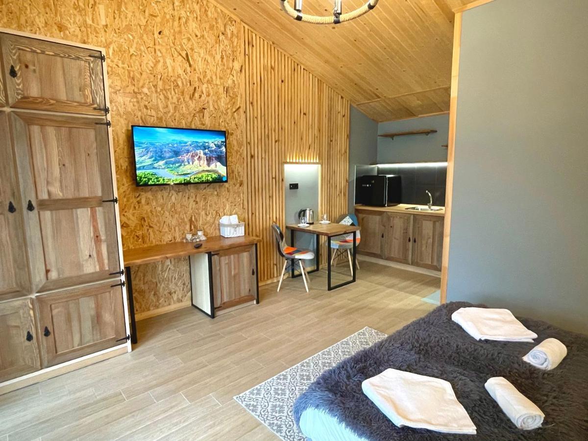 Sea And Mountain Hotel Prolesha Екстериор снимка